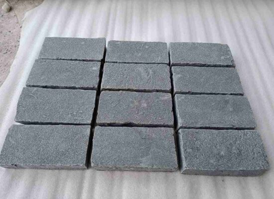 BLACK LIMESTONE COBBLES 200X100